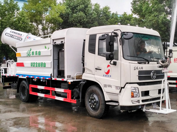 東風(fēng)天錦霧炮車加裝前置高炮