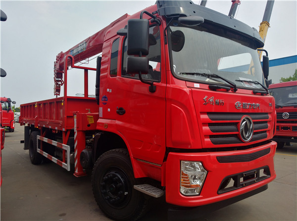 東風暢行D3L隨車吊5.1米軸距-8噸吊機