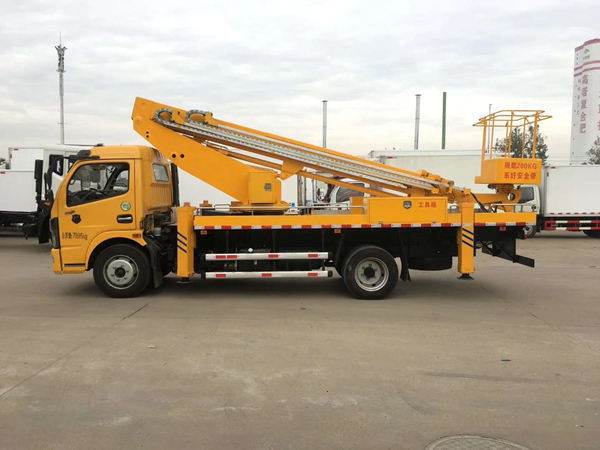 東風國六22米伸縮臂高空作業(yè)車-程力集團高空車專業(yè)廠